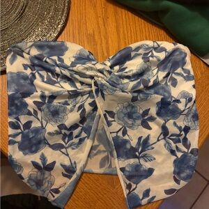 SHEIN Blue Floral Crop Top